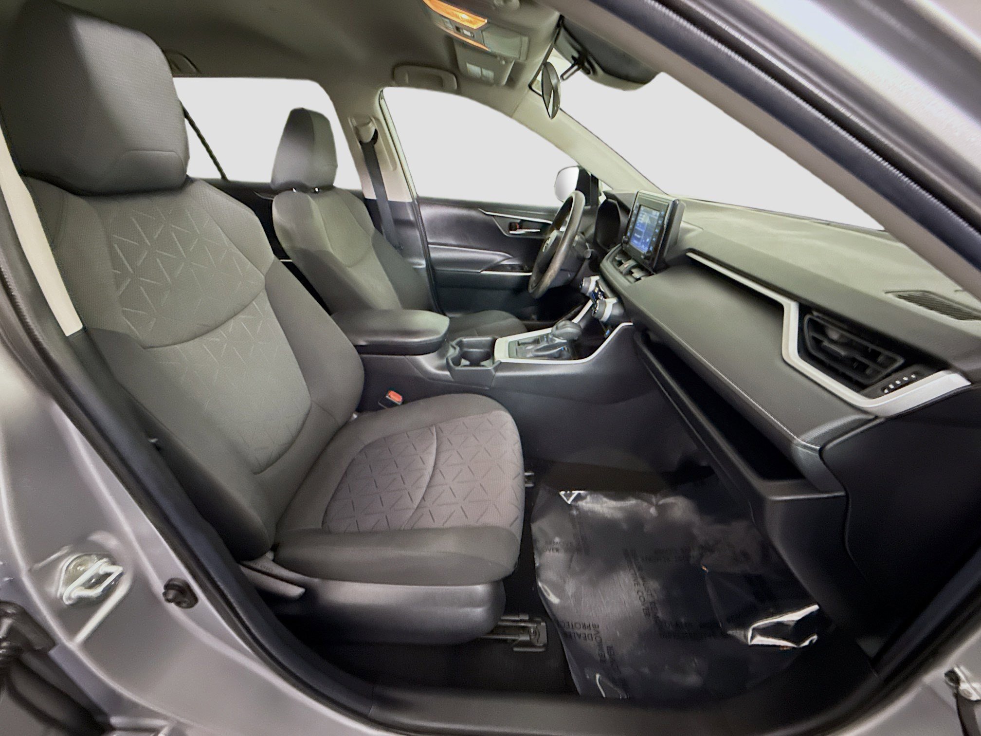 Used 2020 Toyota RAV4 XLE FWD image 29