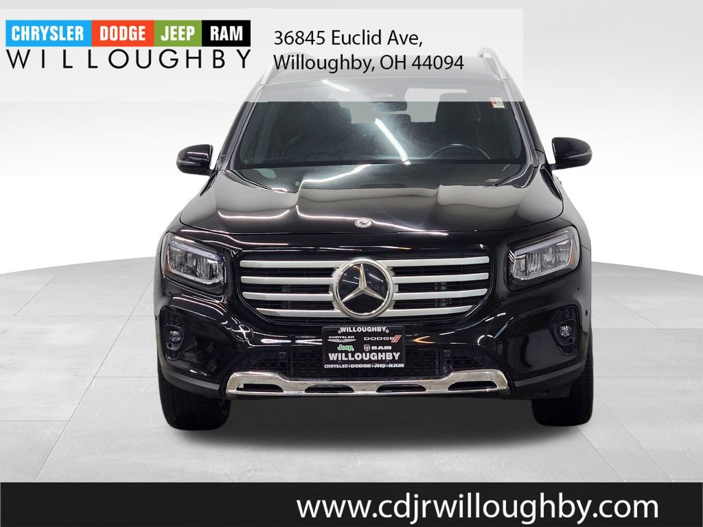 Used 2024 Mercedes-Benz GLB 250 4MATIC image 2