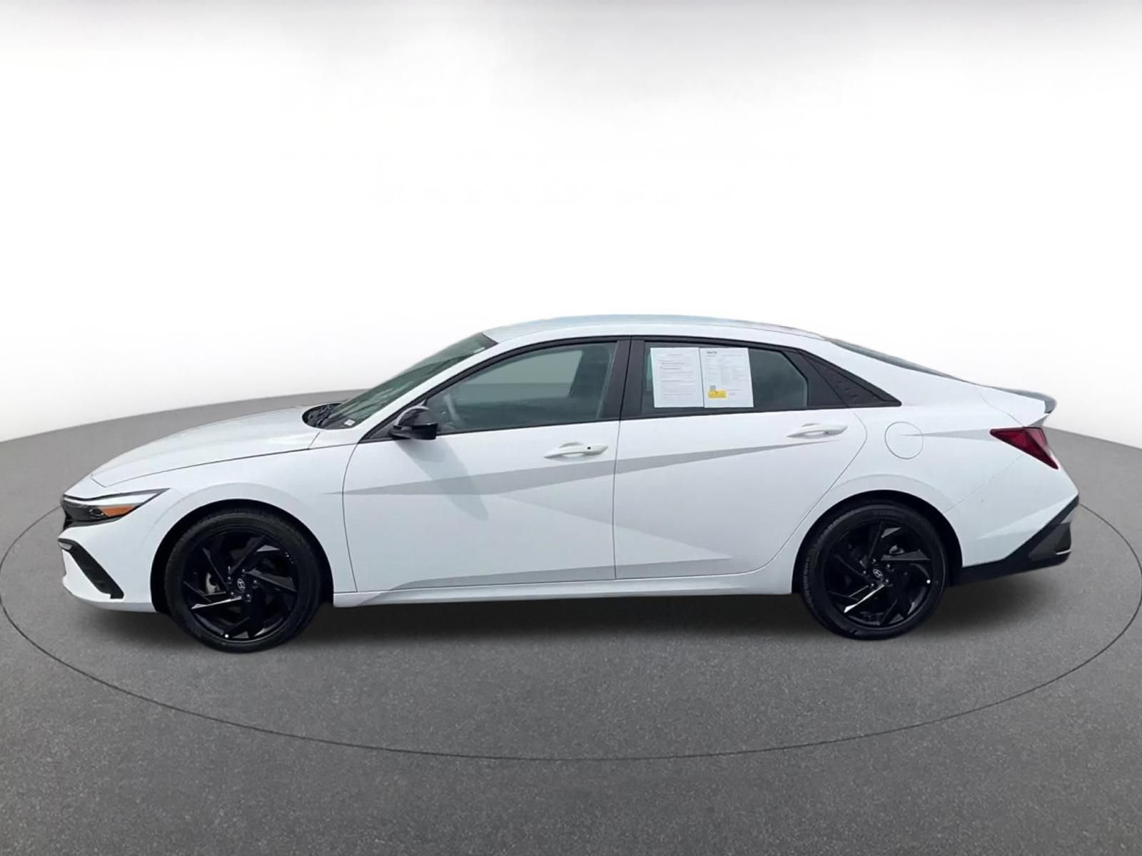 Used 2026 Hyundai Elantra Sport FWD image 8