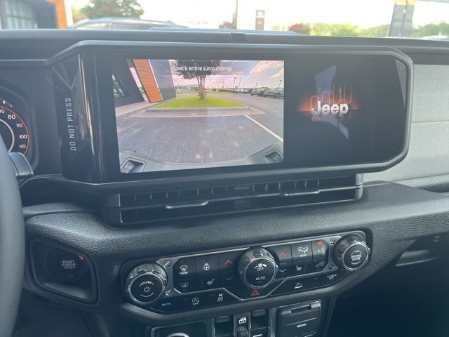 New 2025 Jeep Gladiator Sport image 15