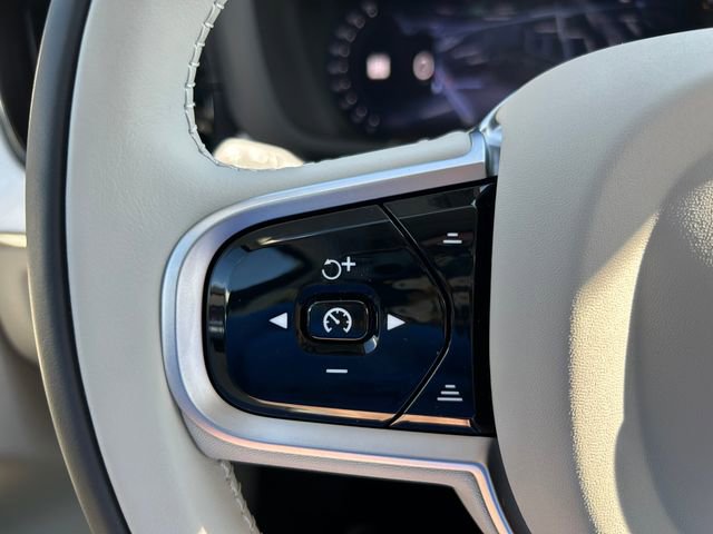 New 2026 Volvo XC60 B5 Ultra w/ Climate Package image 21