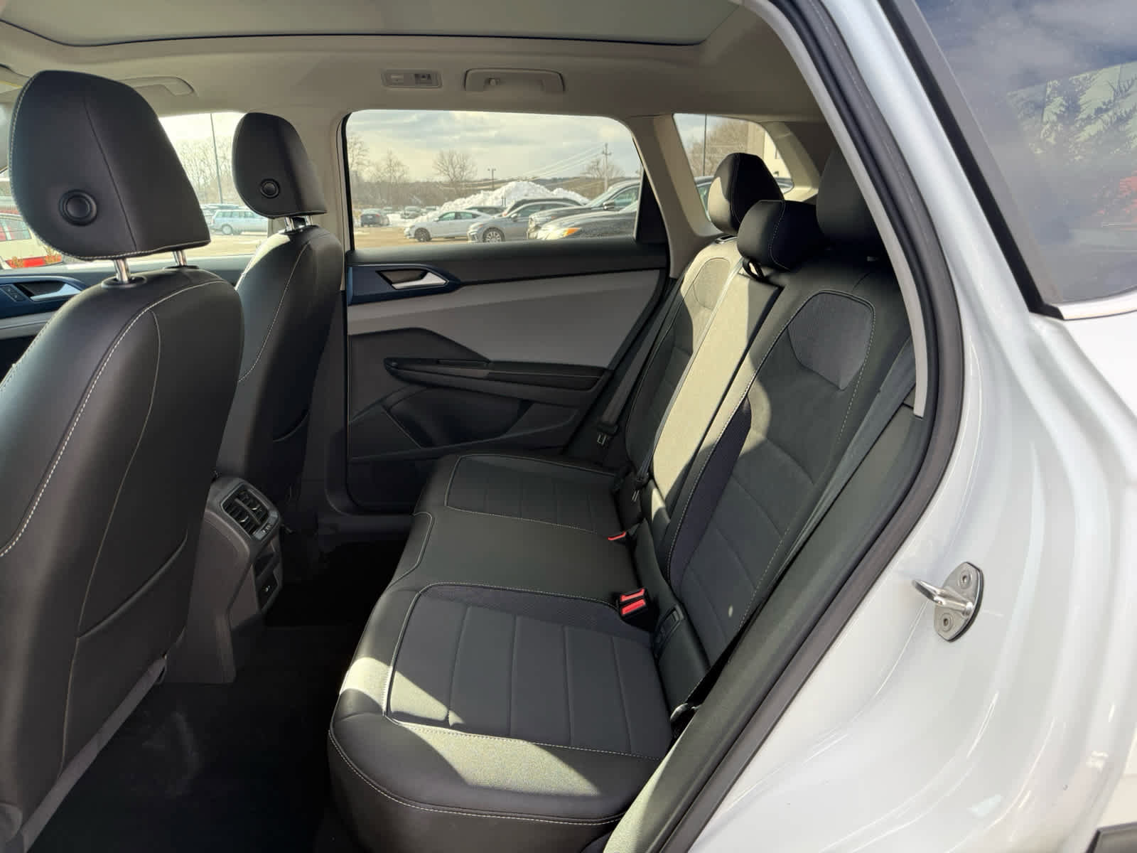 Used 2024 Volkswagen Taos SE image 16