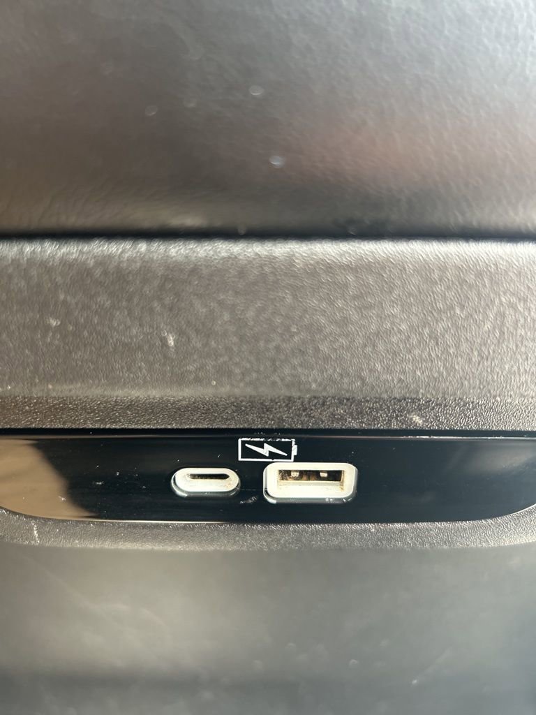 Used 2023 Chrysler Pacifica Touring-L image 59