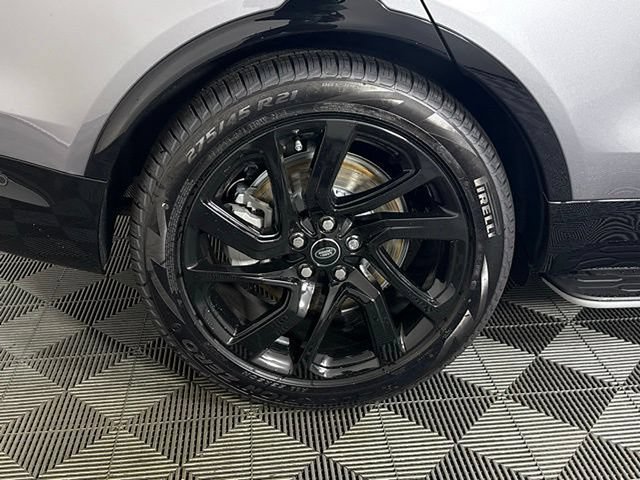Certified 2025 Land Rover Discovery Dynamic SE AWD/4WD image 14