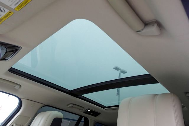 Used 2019 Land Rover Range Rover HSE image 24