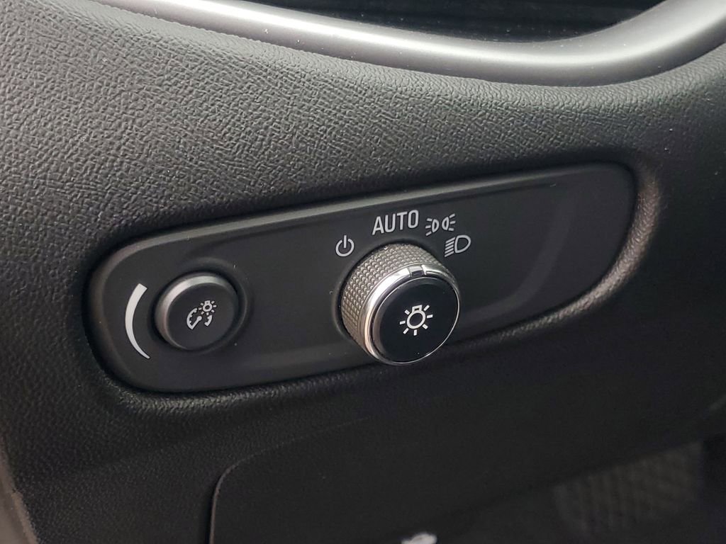 Used 2023 Chevrolet Malibu LT image 14