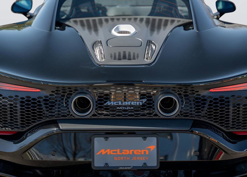 New 2025 McLaren Artura image 17