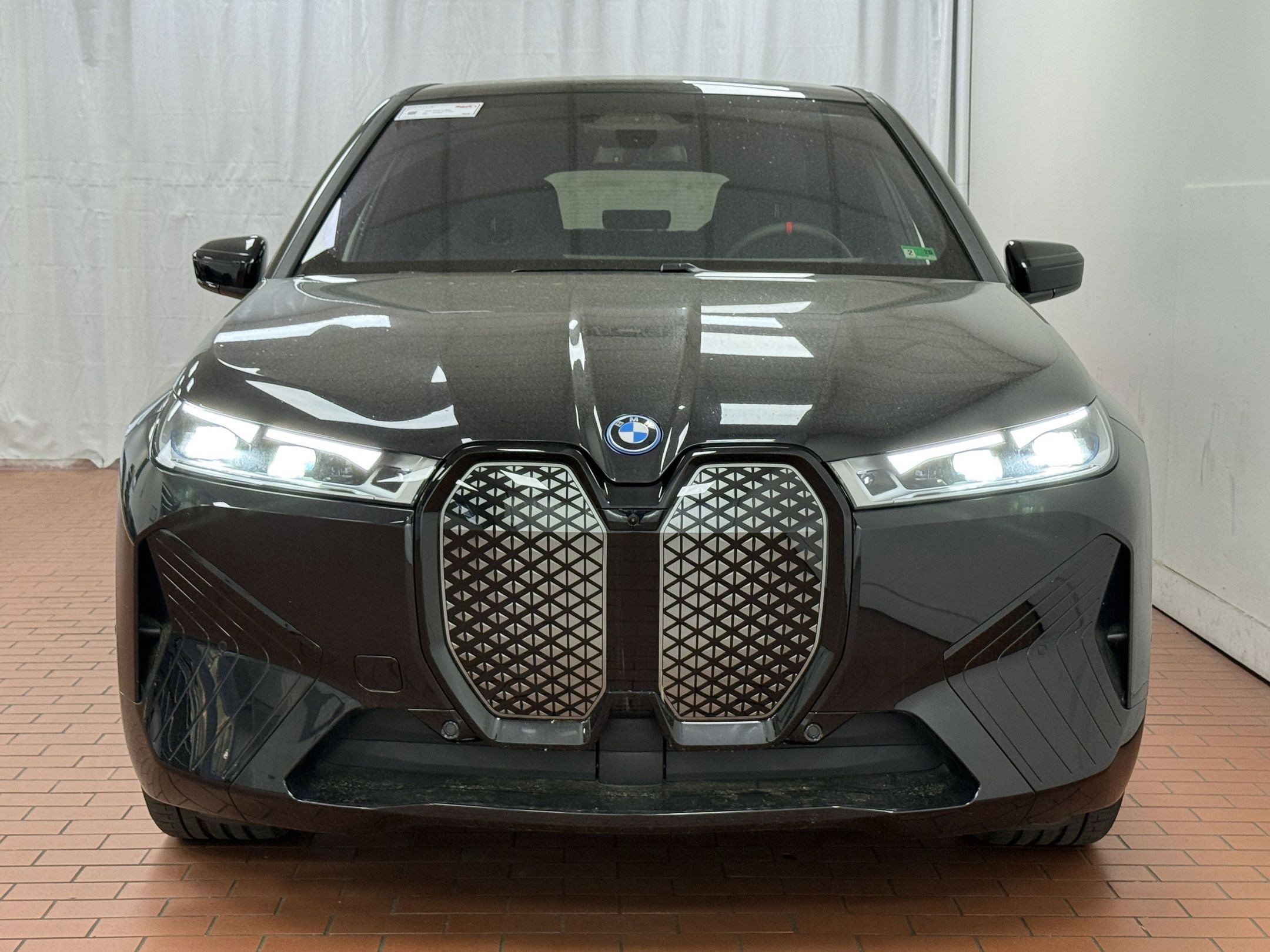 Used 2025 BMW iX M60 image 5