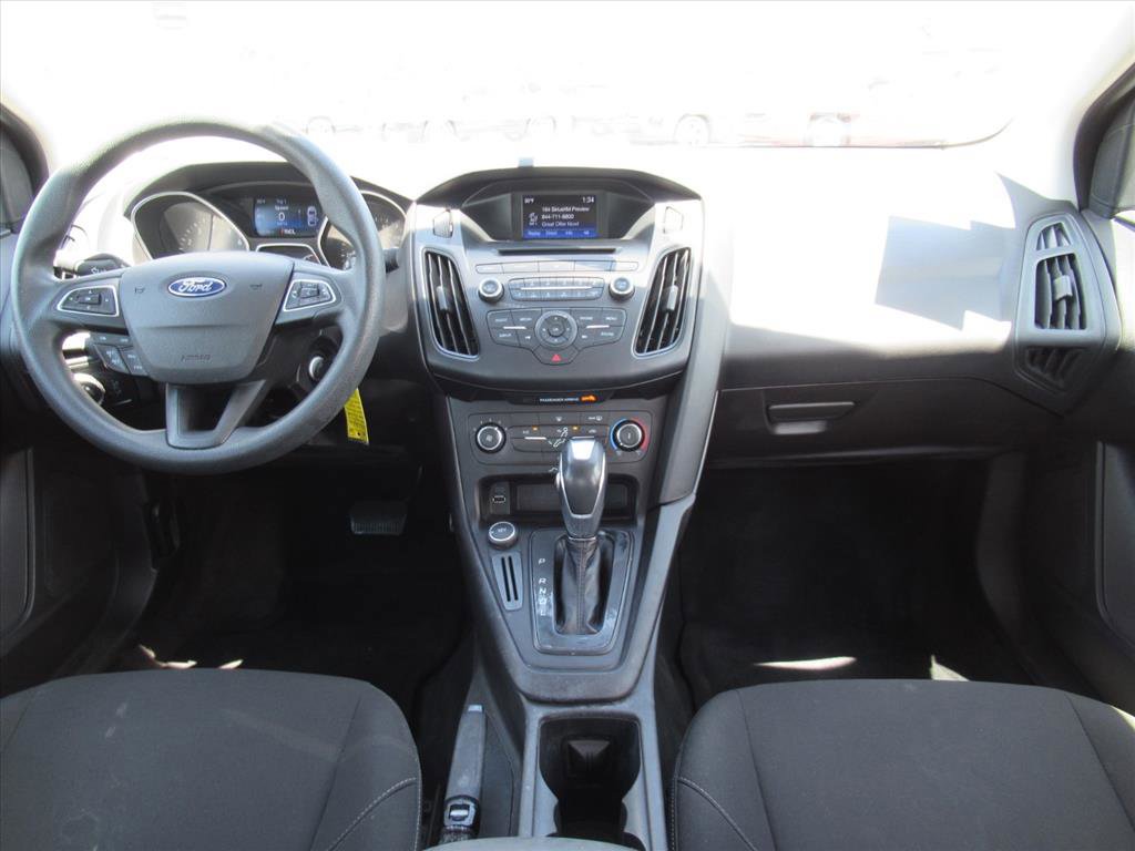Used 2015 Ford Focus SE FWD image 12