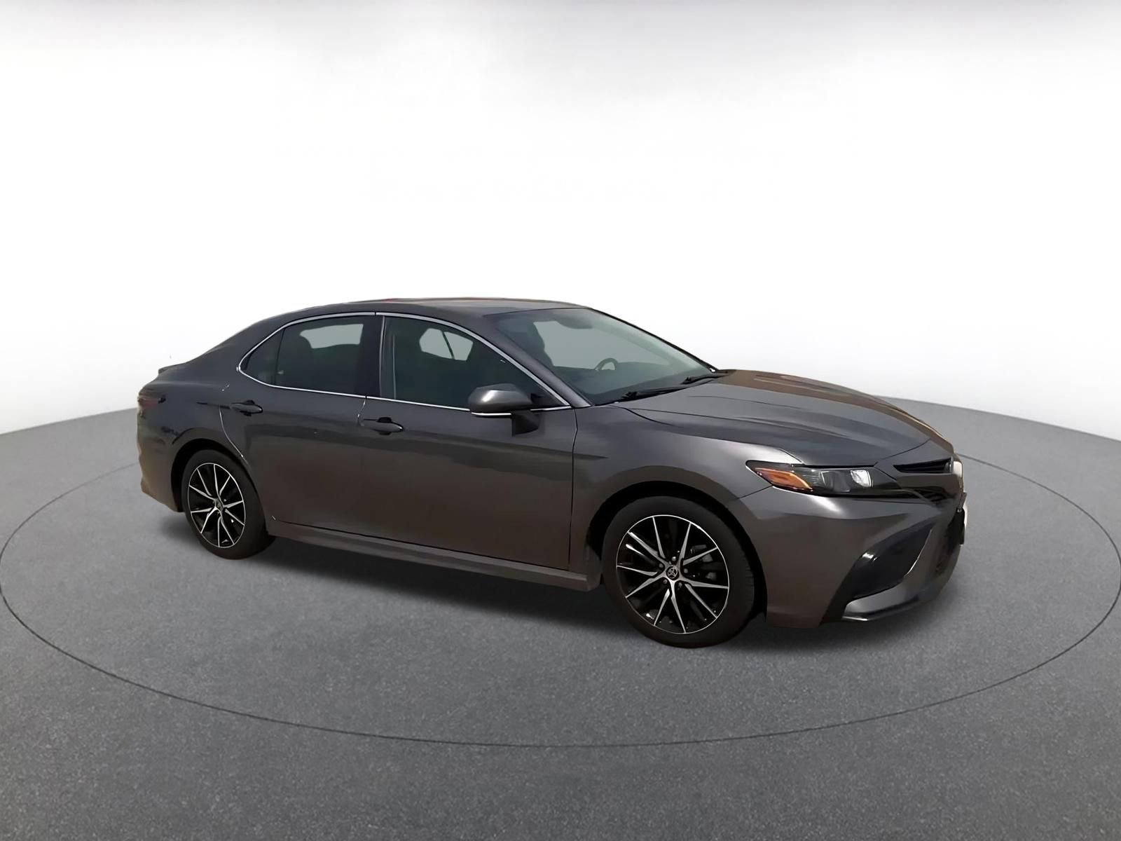Used 2024 Toyota Camry SE FWD video 2