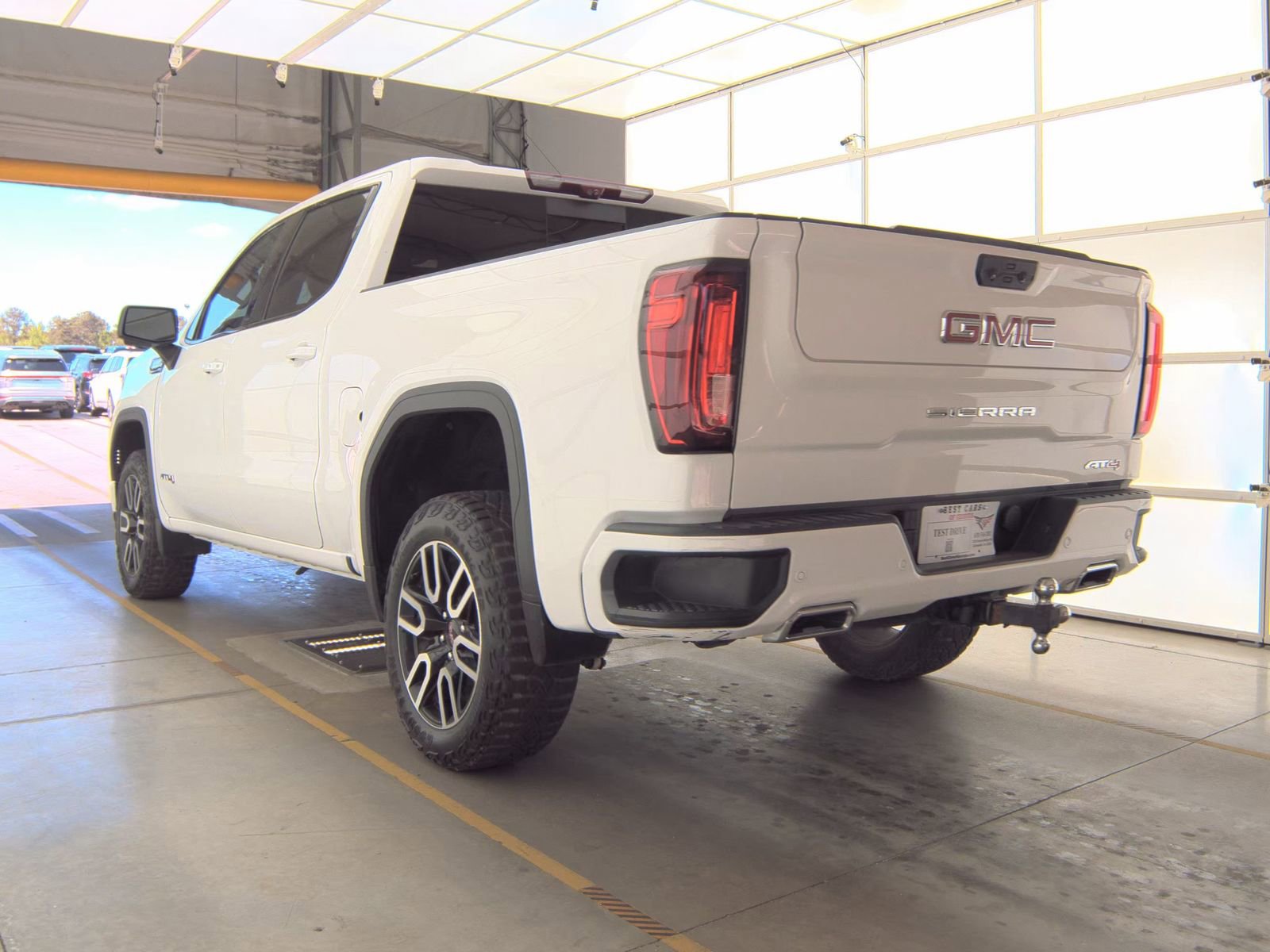 Used 2023 GMC Sierra 1500 AT4 w/ Technology Package AWD/4WD image 6