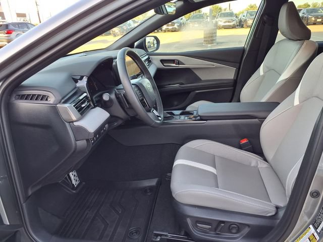 Used 2026 Toyota Camry SE w/ Multimedia Upgrade Package FWD image 6