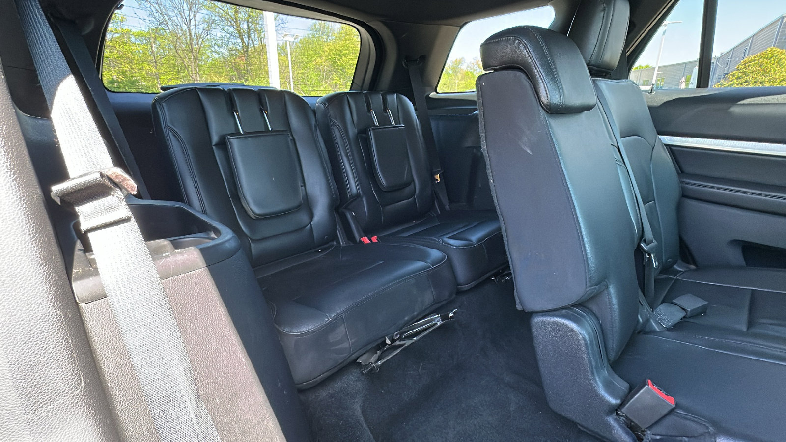 Used 2016 Ford Explorer XLT w/ Equipment Group 202A AWD/4WD image 26