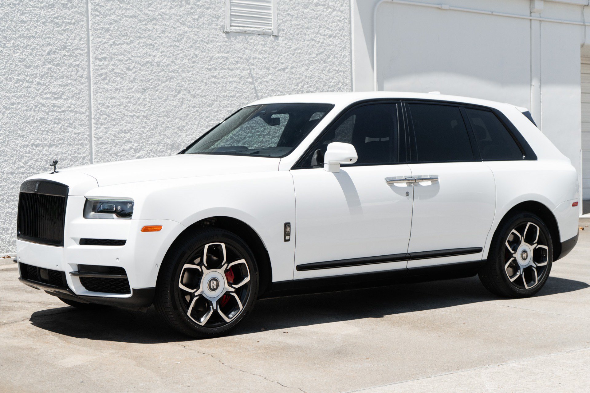 Used 2022 Rolls-Royce Cullinan Black Badge w/ Dark Exterior Package