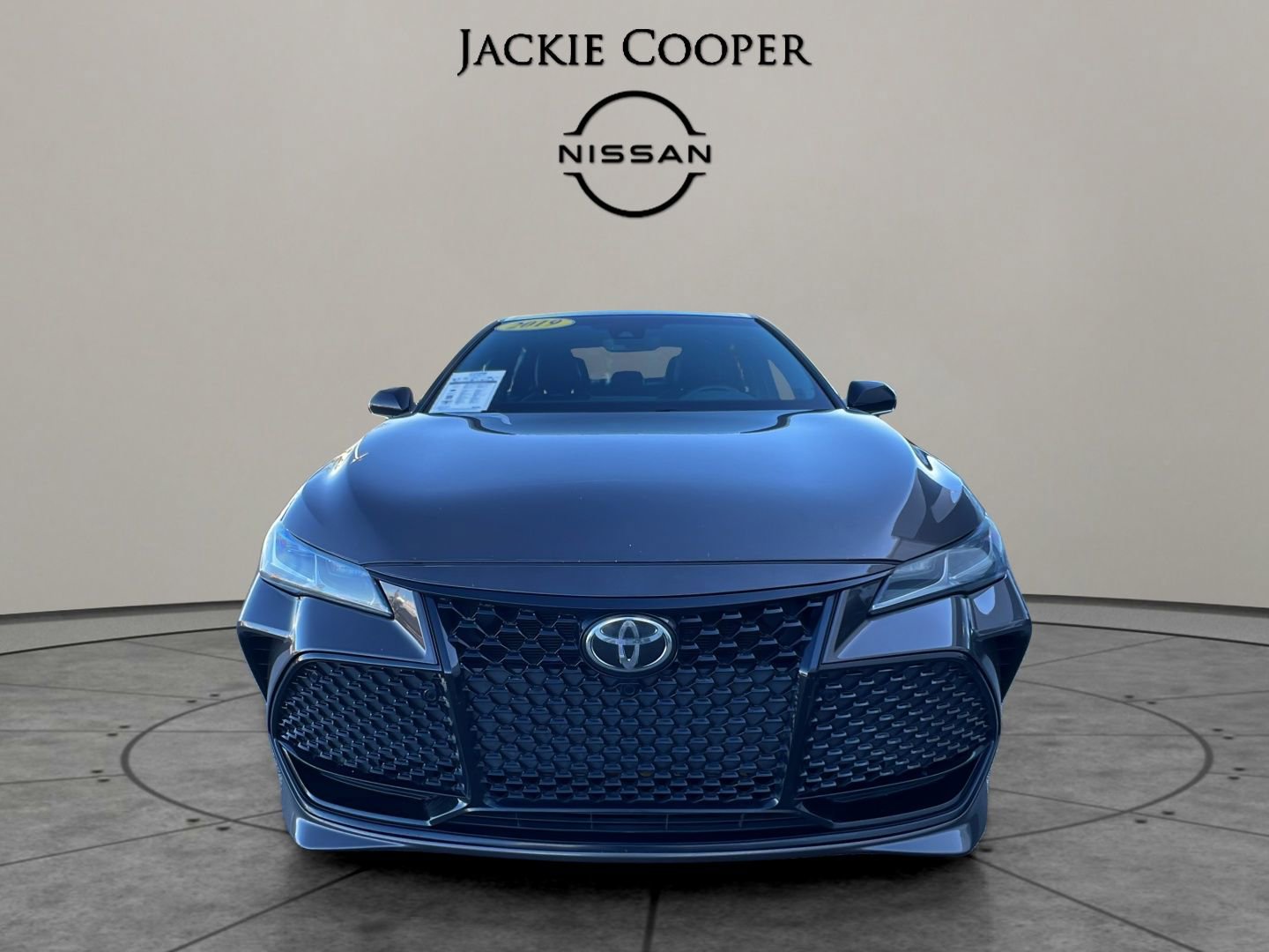 Used 2019 Toyota Avalon Touring image 8