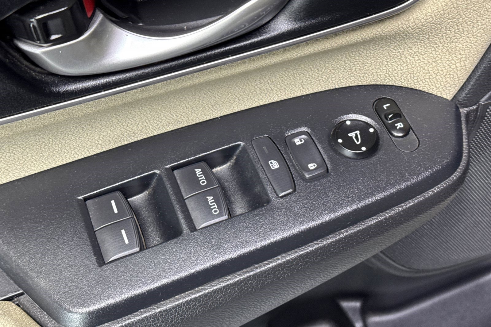 Used 2018 Honda CR-V EX image 13