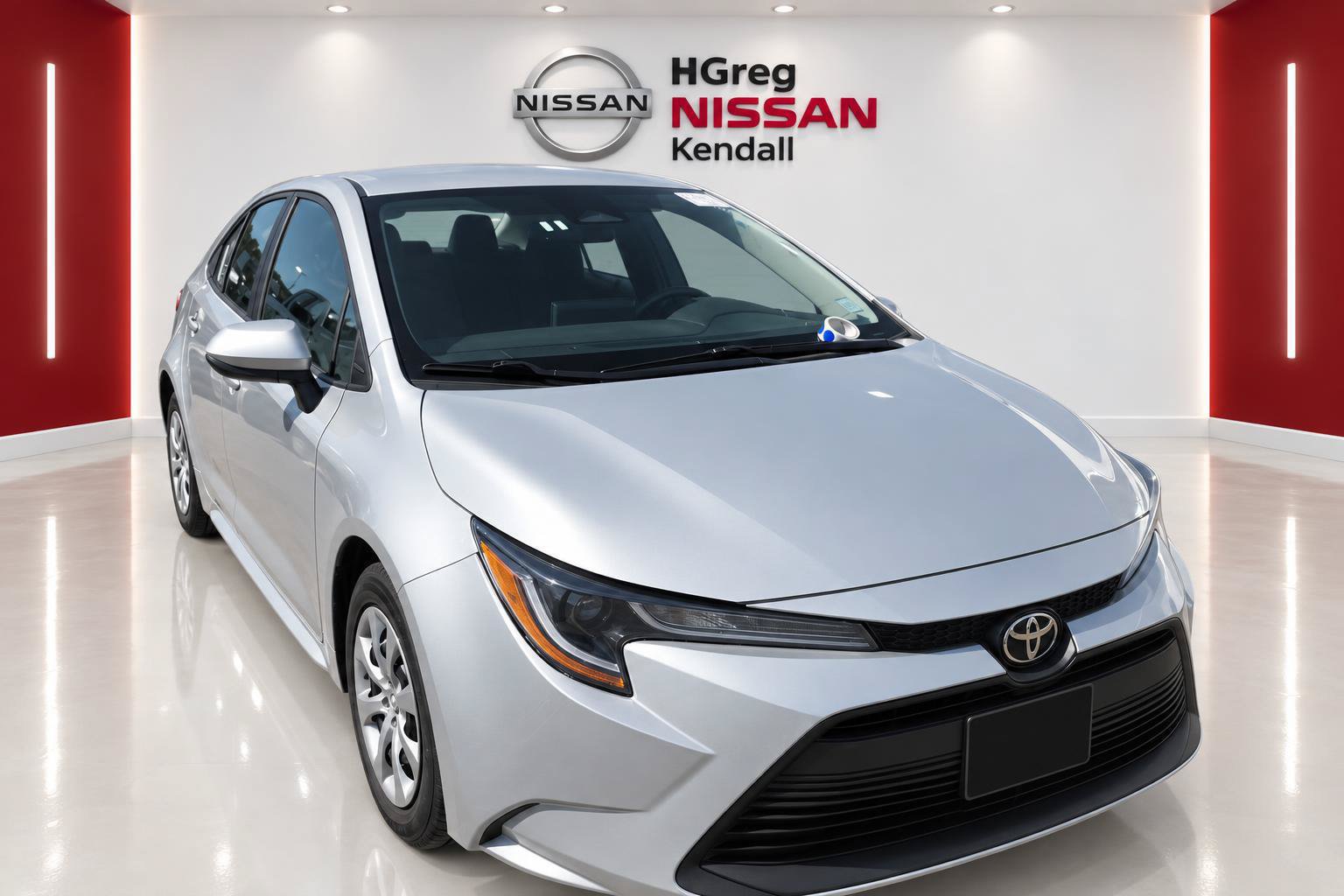 Used 2023 Toyota Corolla LE FWD image 3