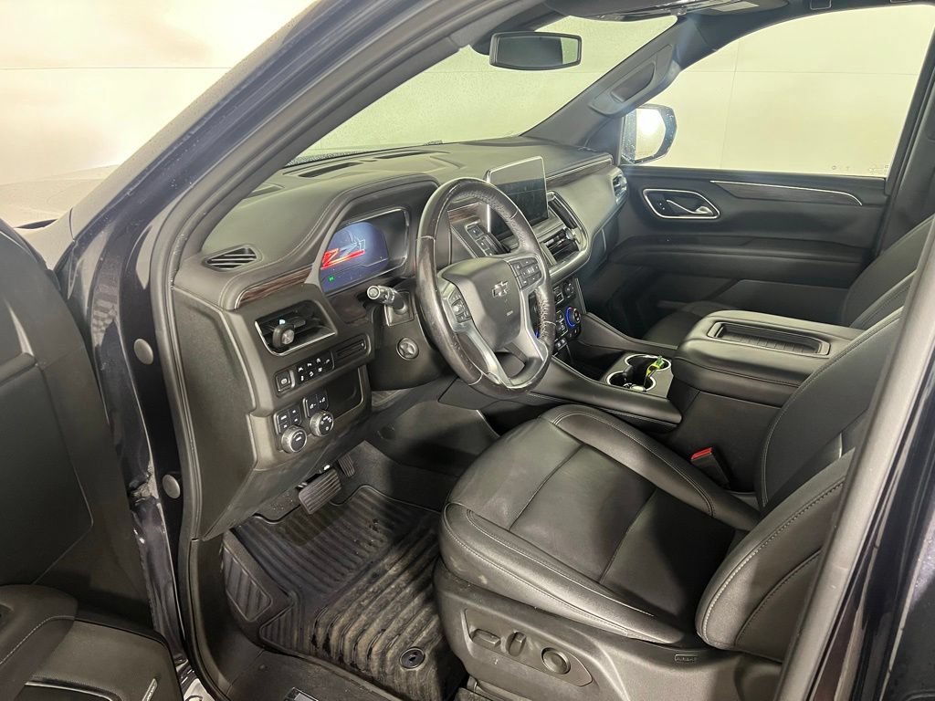 Used 2022 Chevrolet Tahoe Z71 w/ Luxury Package AWD/4WD image 5