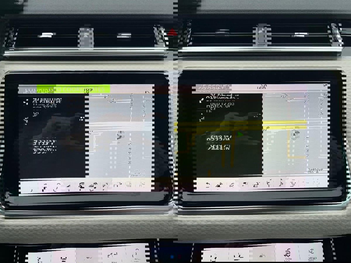 Used 2019 Land Rover Range Rover Velar R-Dynamic SE image 22