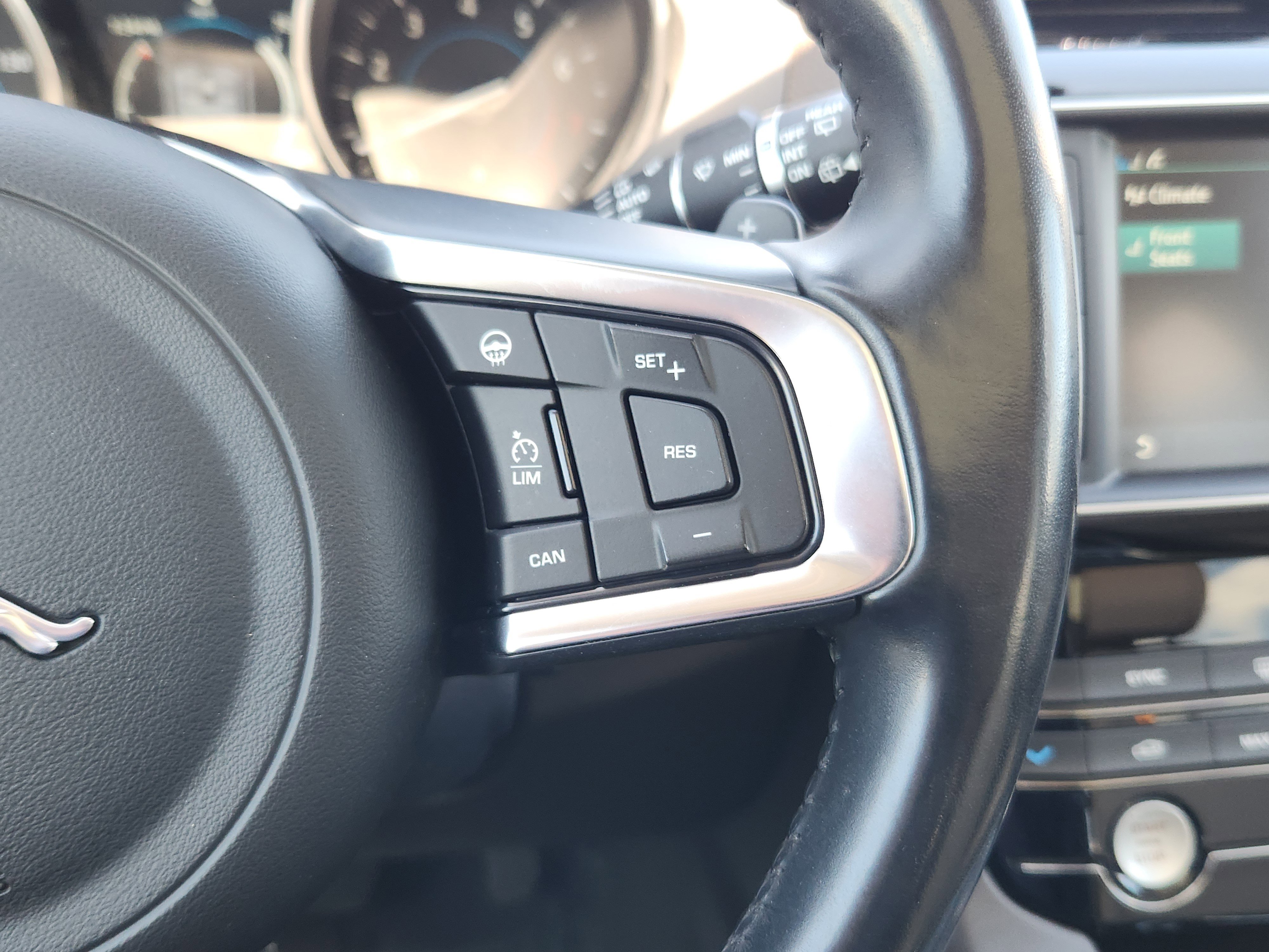 Used 2018 Jaguar F-PACE Prestige AWD/4WD image 34