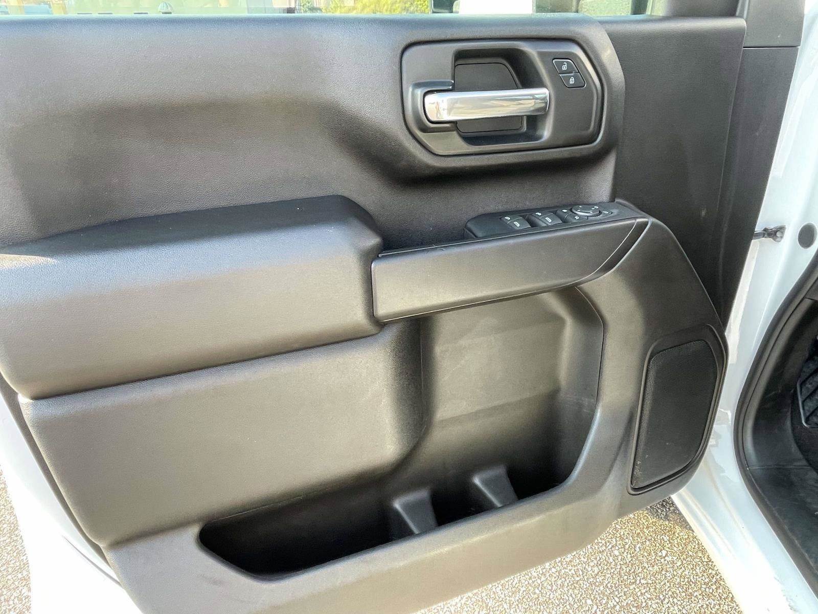 Used 2024 Chevrolet Silverado 2500 Custom w/ Custom Value Package image 15