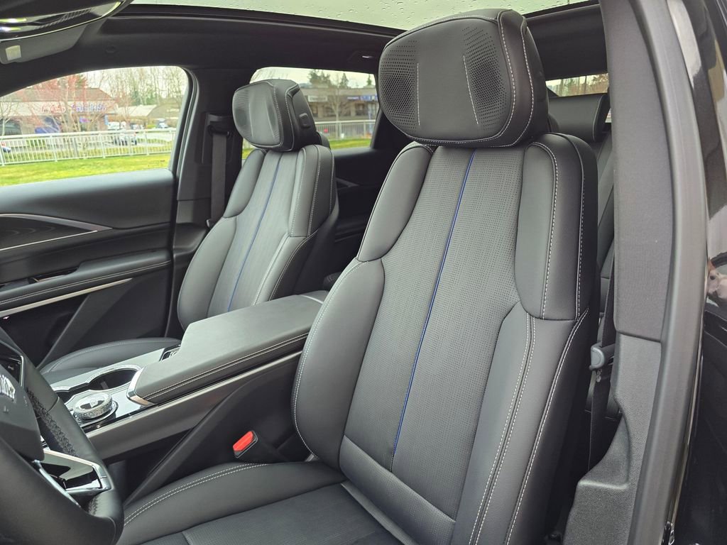 Used 2025 Cadillac Lyriq Sport image 21