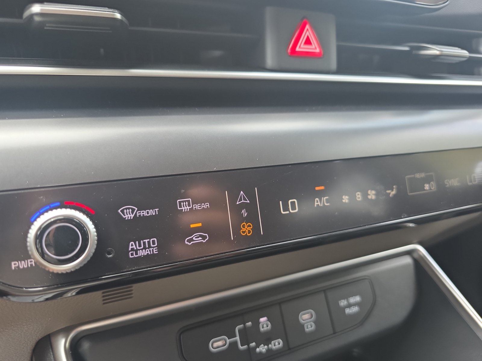 Certified 2026 Kia Carnival LX FWD image 16