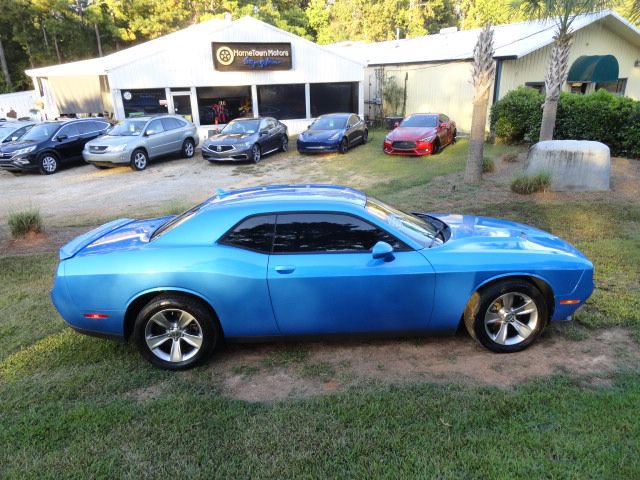 Used 2019 Dodge Challenger SXT image 8