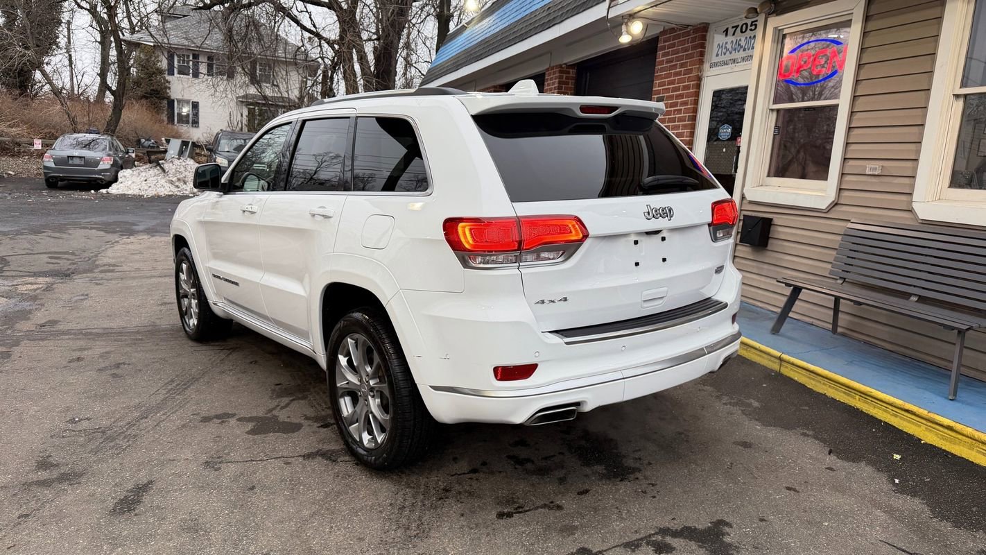 Used 2021 Jeep Grand Cherokee Summit image 3
