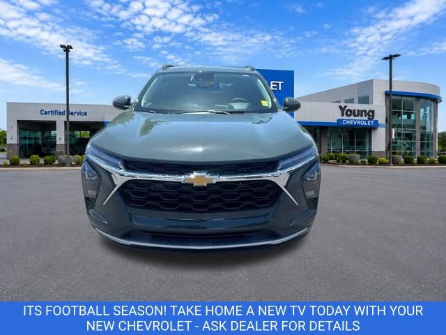 New 2026 Chevrolet Trax LT w/ LT Convenience Package FWD video 2