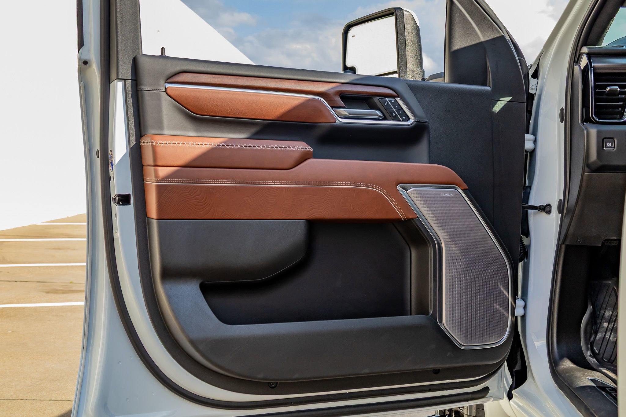 Used 2024 GMC Sierra 3500 Denali Ultimate image 36