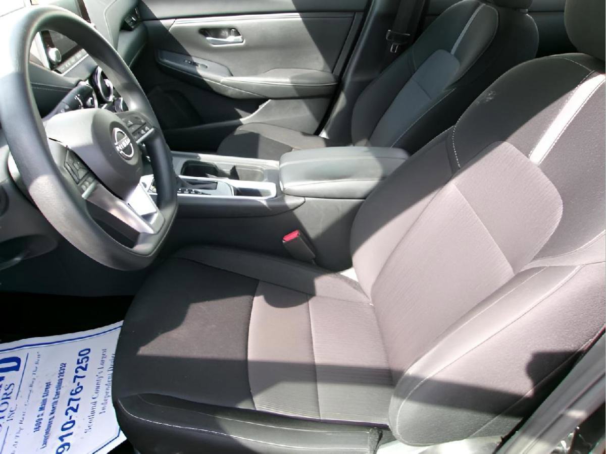 Used 2024 Nissan Sentra SV FWD image 13