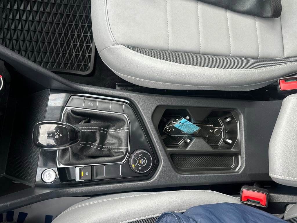 Used 2023 Volkswagen Taos SE w/ Panoramic Sunroof Package image 13