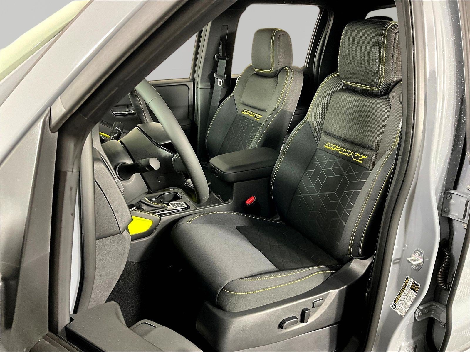 New 2027 Nissan Frontier SV w/ SV Convenience Package AWD/4WD image 16