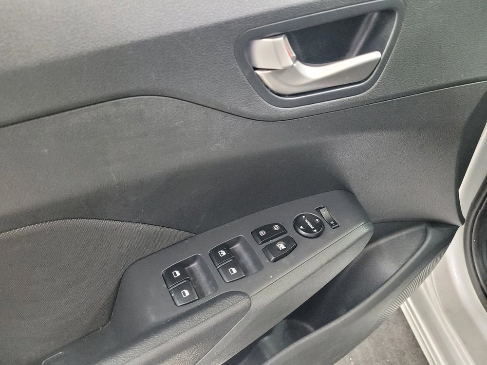 Used 2022 Hyundai Accent SEL FWD image 27