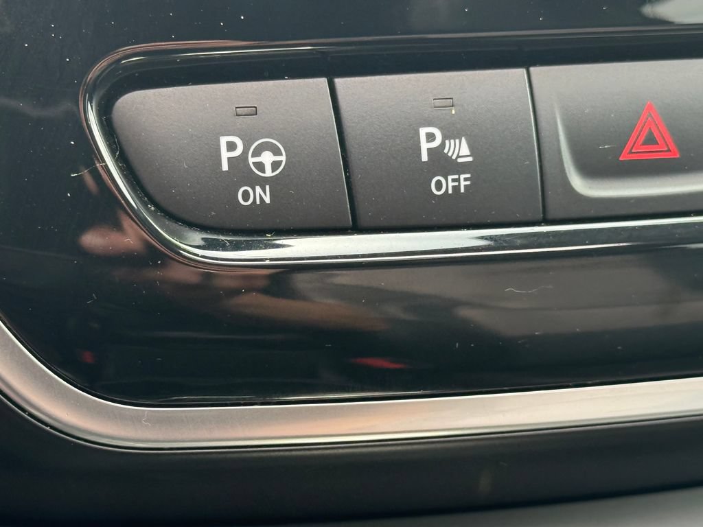 Used 2021 Jeep Cherokee Limited AWD/4WD image 33