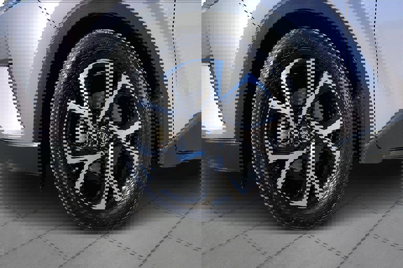 Used 2019 Toyota C-HR LE image 10