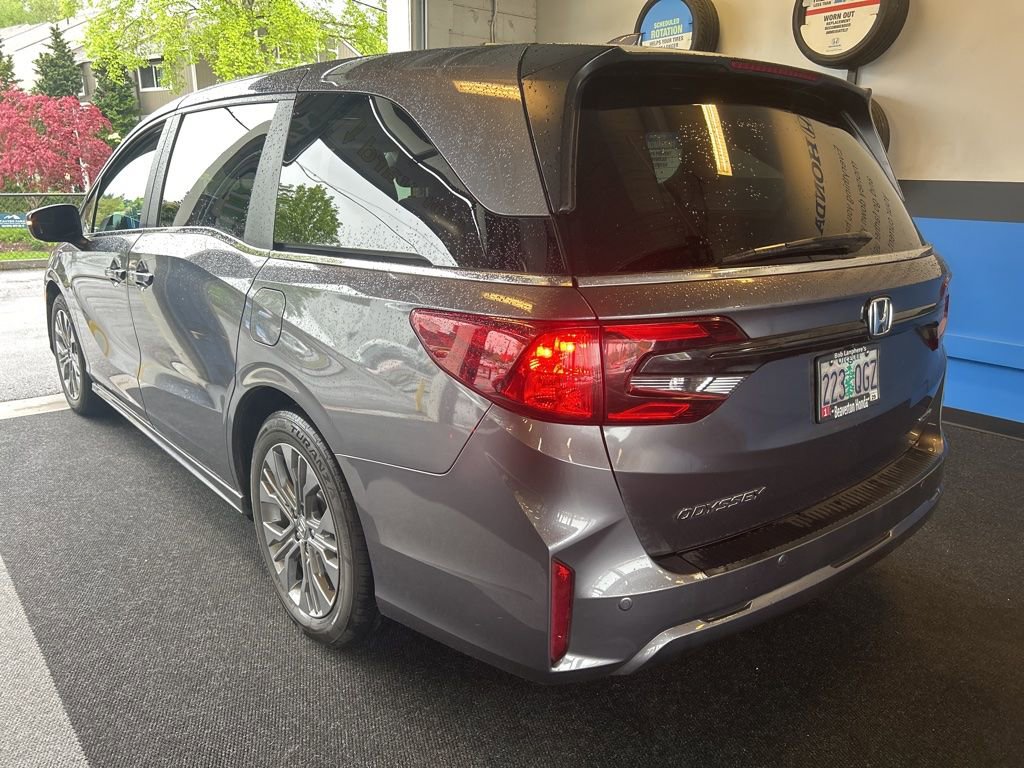 Used 2025 Honda Odyssey Touring image 6