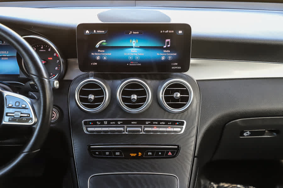 Used 2021 Mercedes-Benz GLC 300 4MATIC image 11