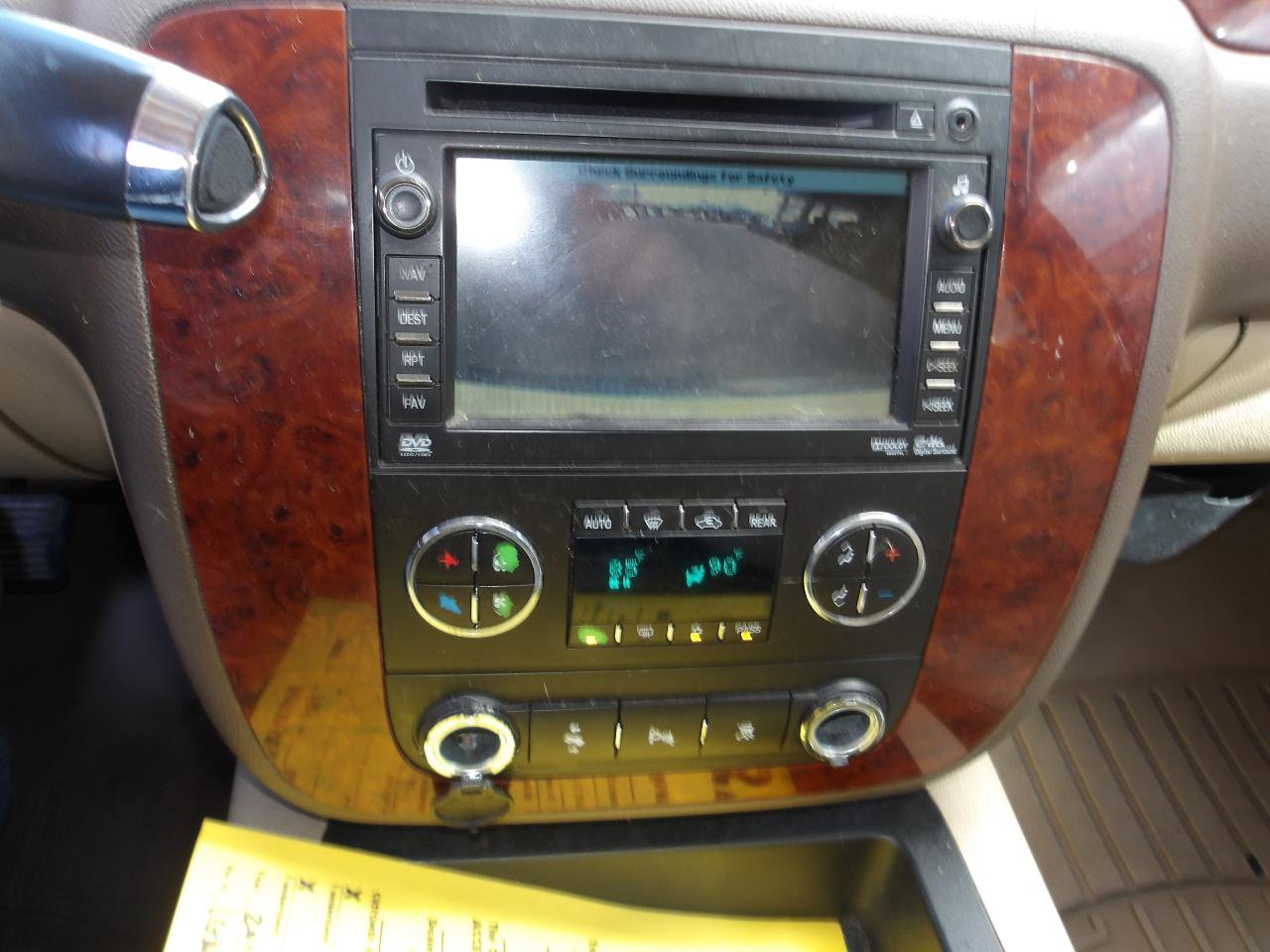 Used 2010 Chevrolet Tahoe 4WD image 23