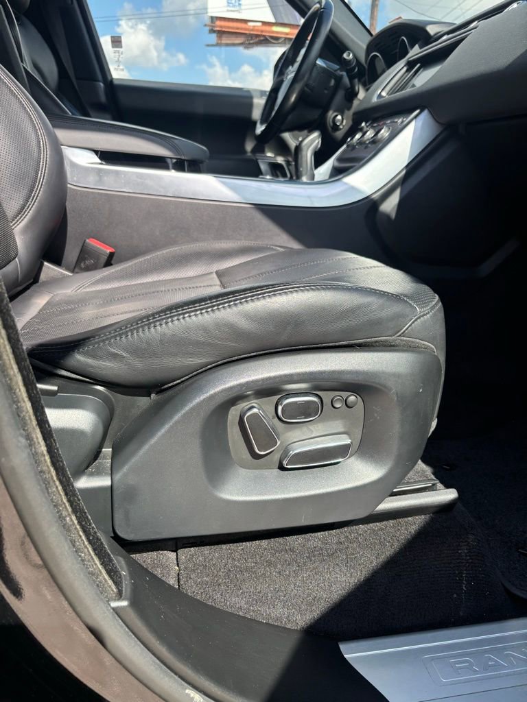 Used 2014 Land Rover Range Rover Sport HSE image 16