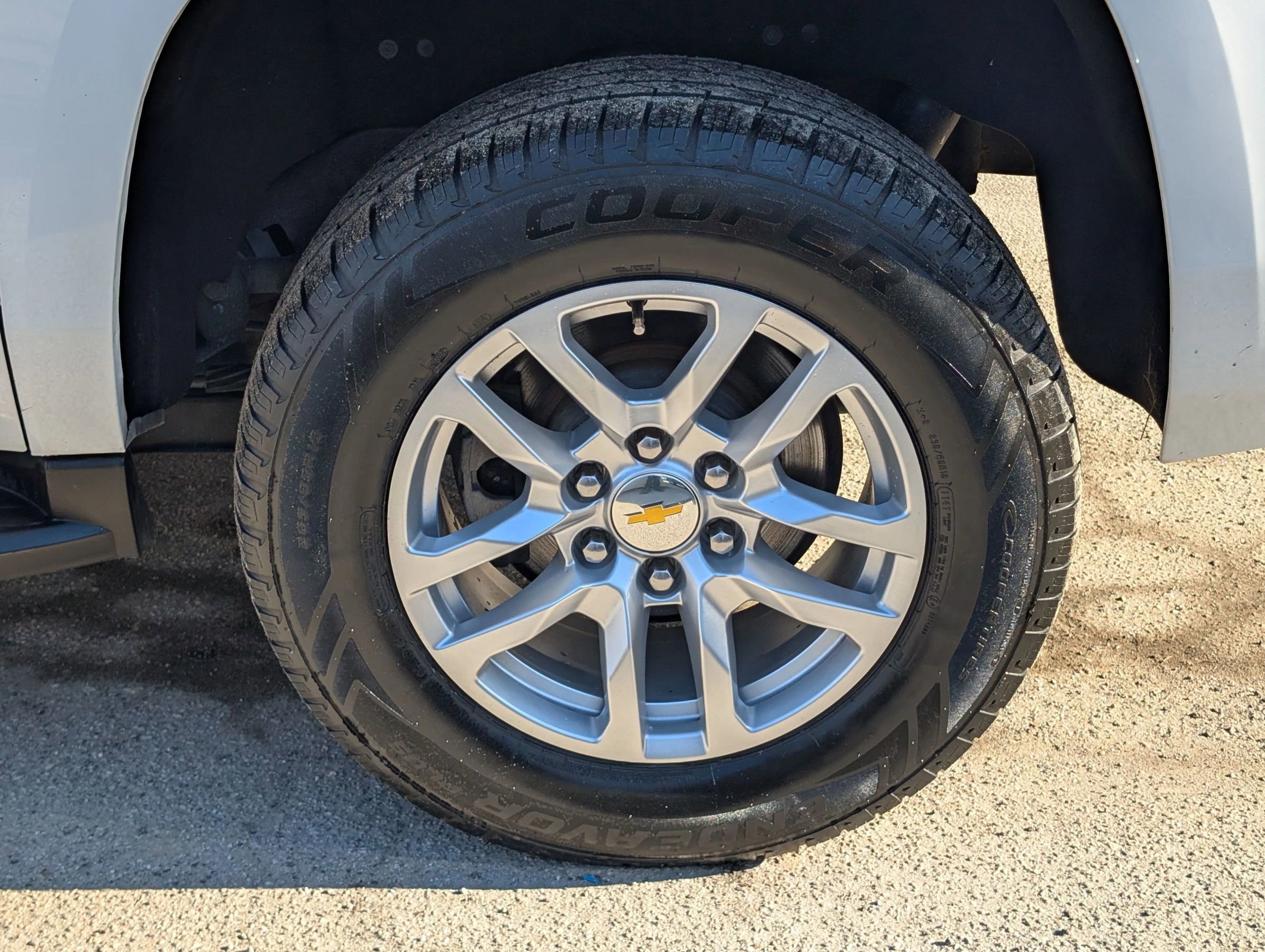 Used 2016 Chevrolet Suburban LT image 8