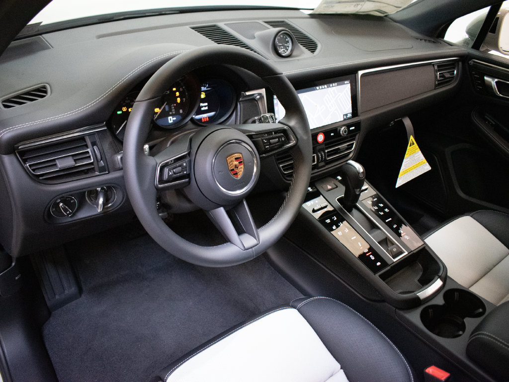 New 2026 Porsche Macan GTS AWD/4WD image 4