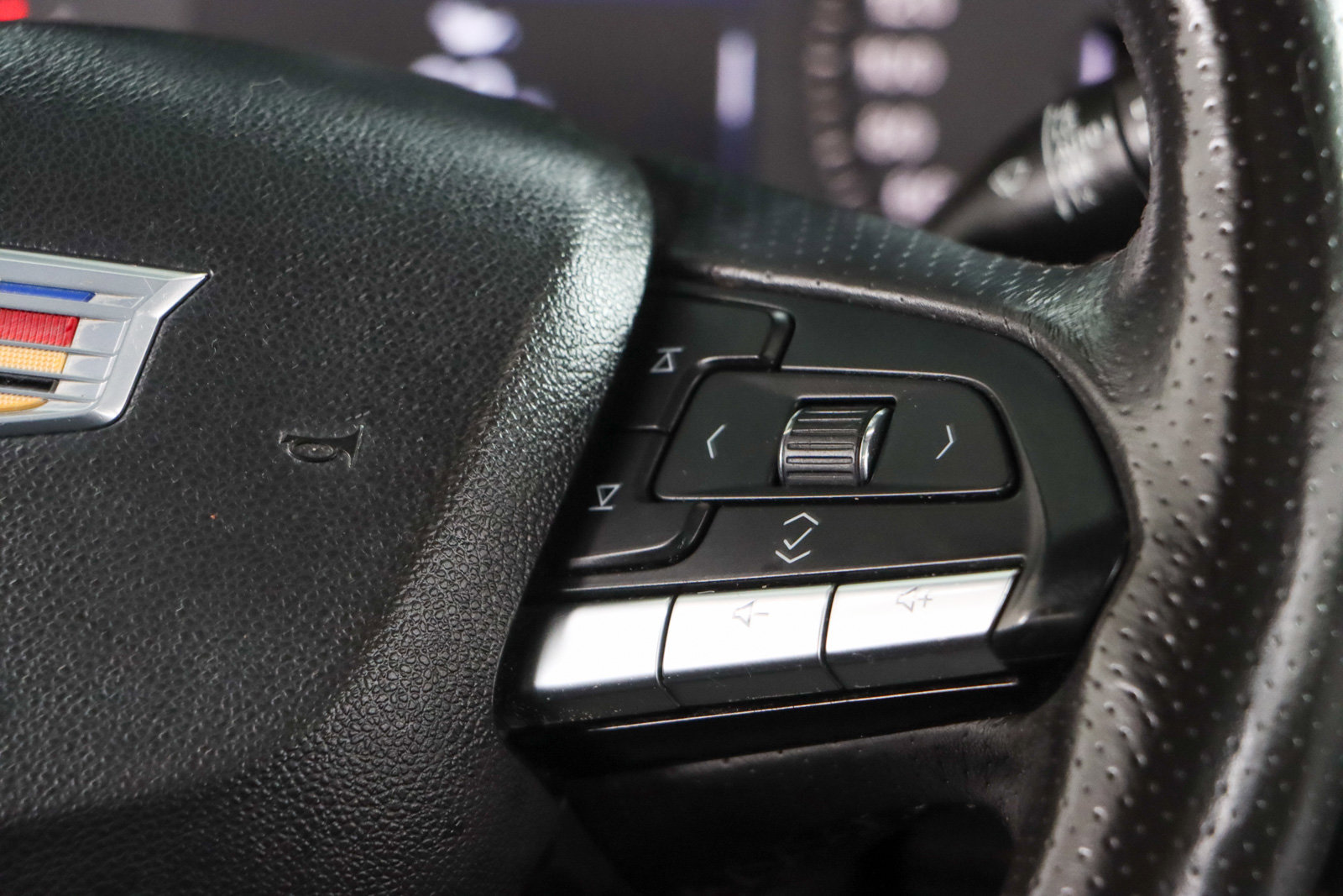 Used 2023 Cadillac XT4 Sport w/ Sun And Sound Package AWD/4WD image 14