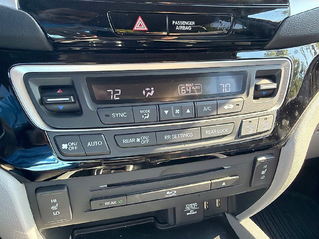 Used 2017 Honda Pilot Touring image 19