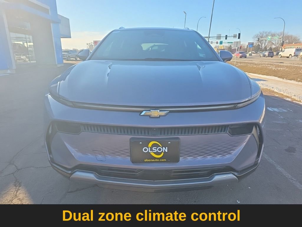 Used 2025 Chevrolet Equinox EV LT w/ Convenience Package image 10