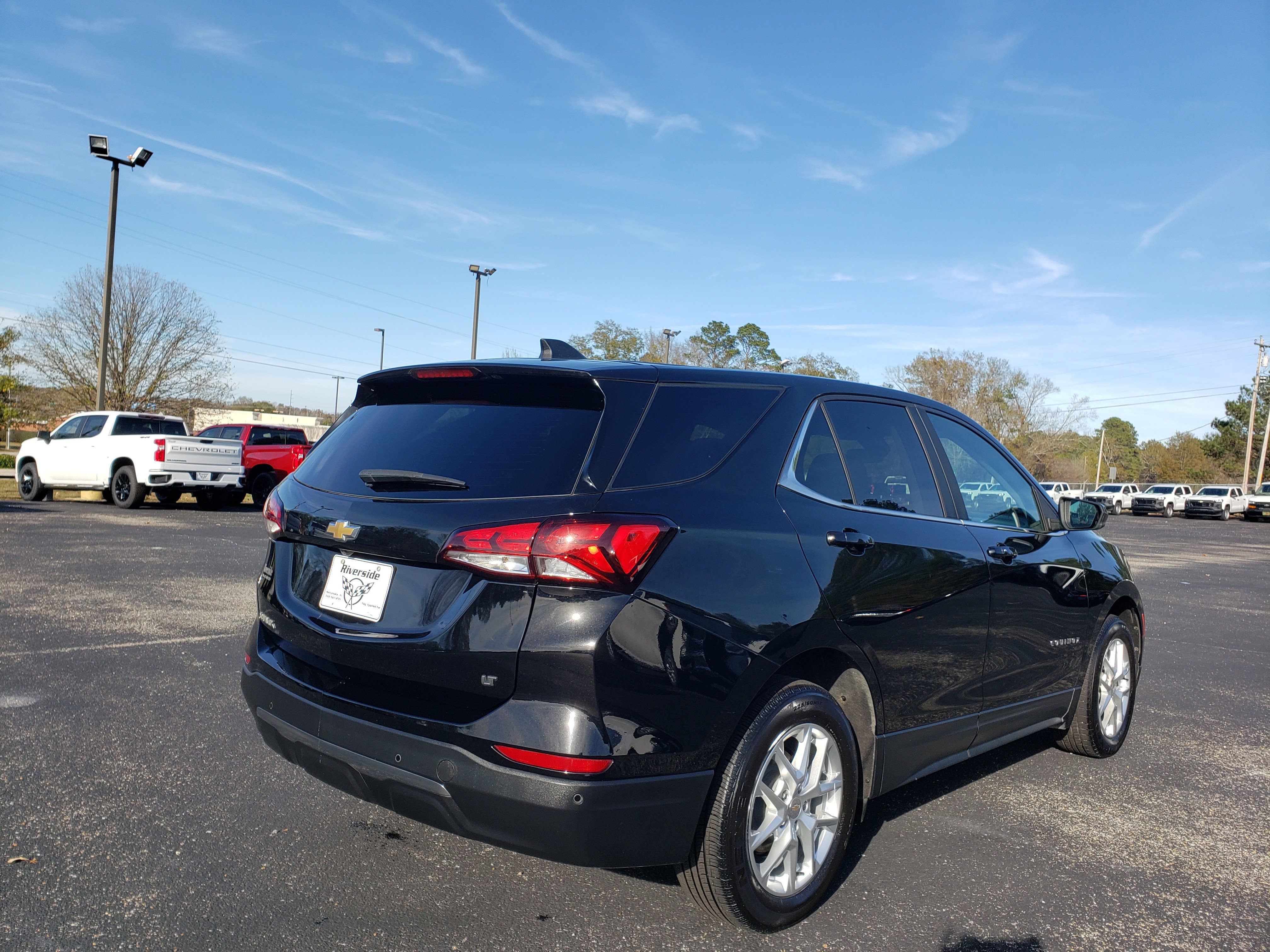 New 2022 Chevrolet Equinox LT w/ Driver Convenience Package image 4