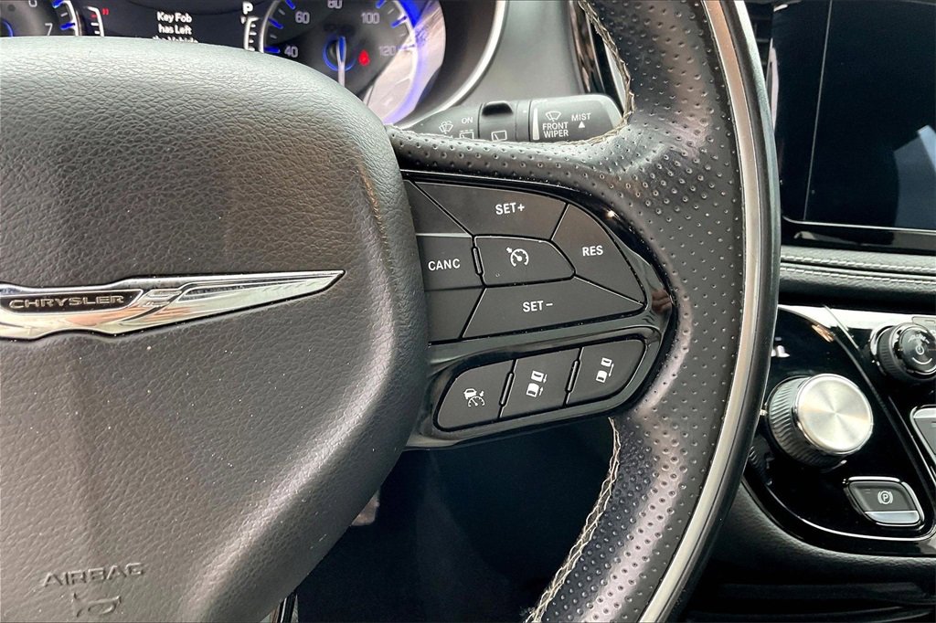 Used 2018 Chrysler Pacifica Limited w/ Advanced Safetytec Group image 18