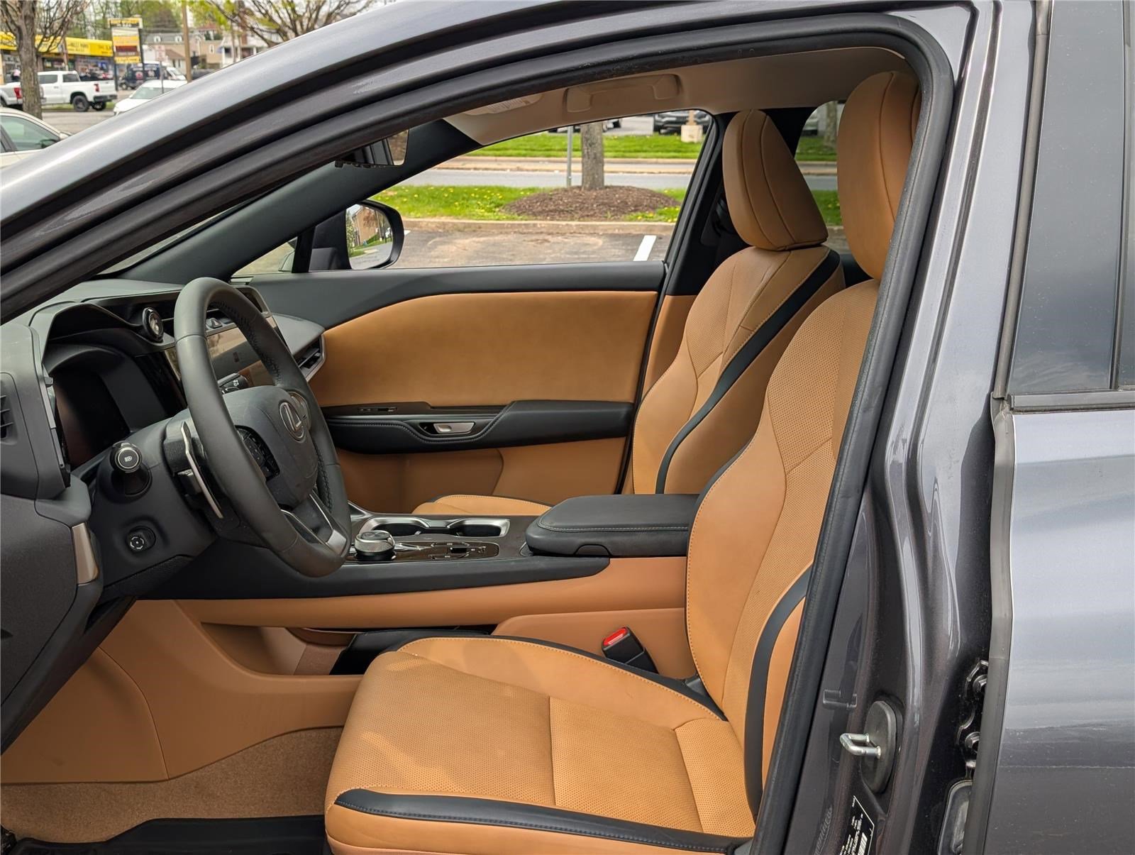 Used 2023 Lexus RZ 450e Premium w/ Technology Package image 16