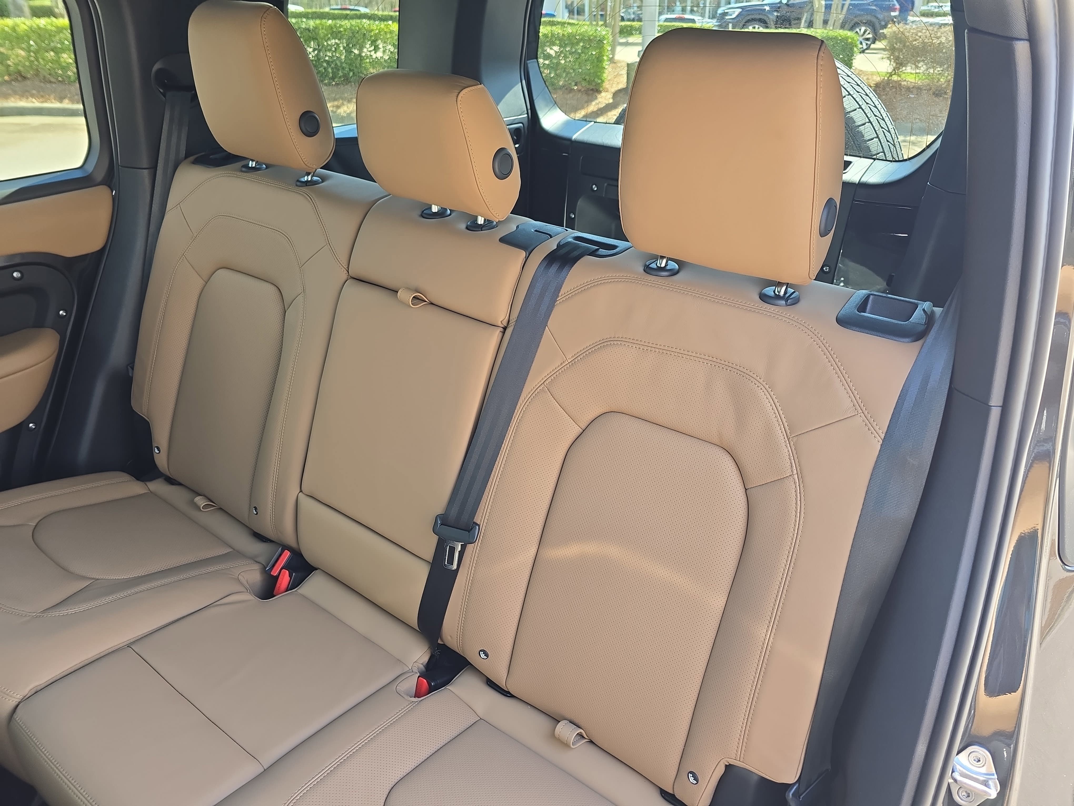 New 2026 Land Rover Defender 110 X-Dynamic SE AWD/4WD image 13